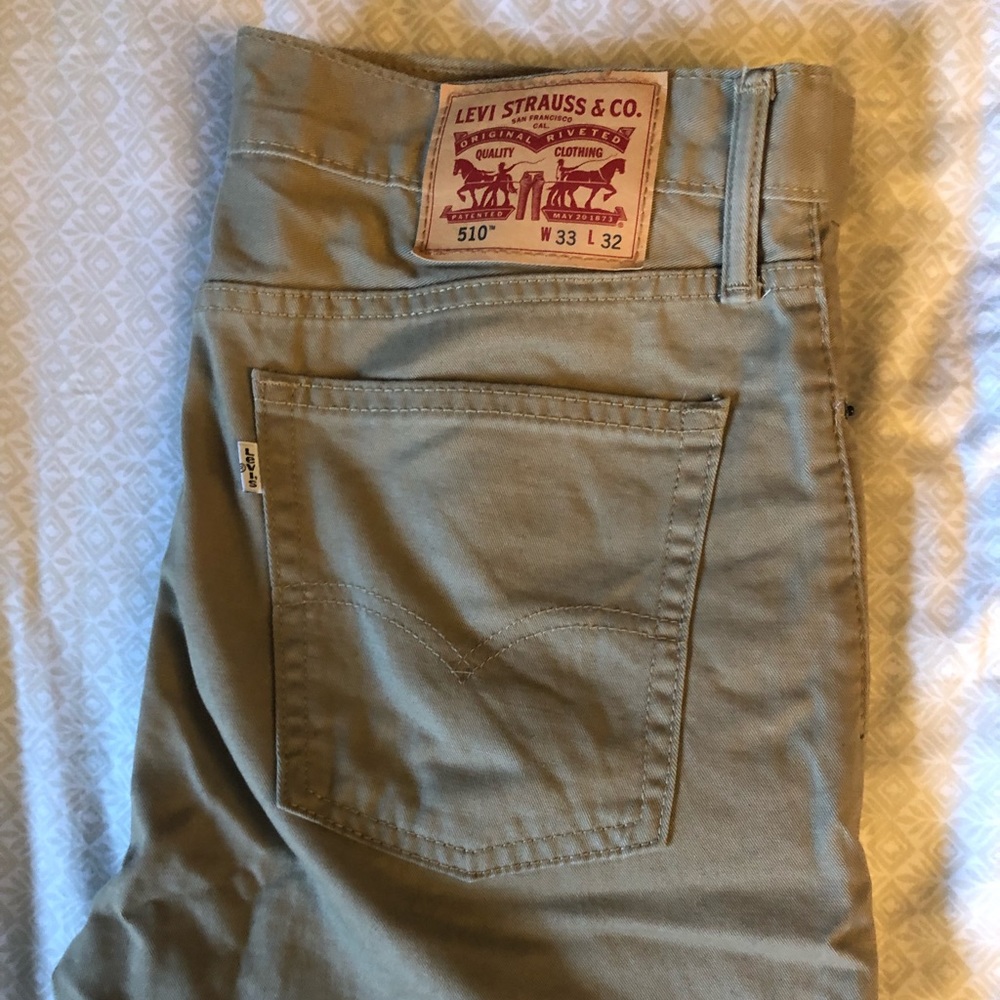 Levi’s 510. Khaki